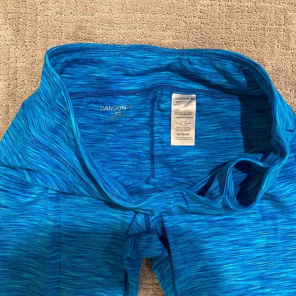 3 Pairs of Danskin Leggings - Picture 15 of 16